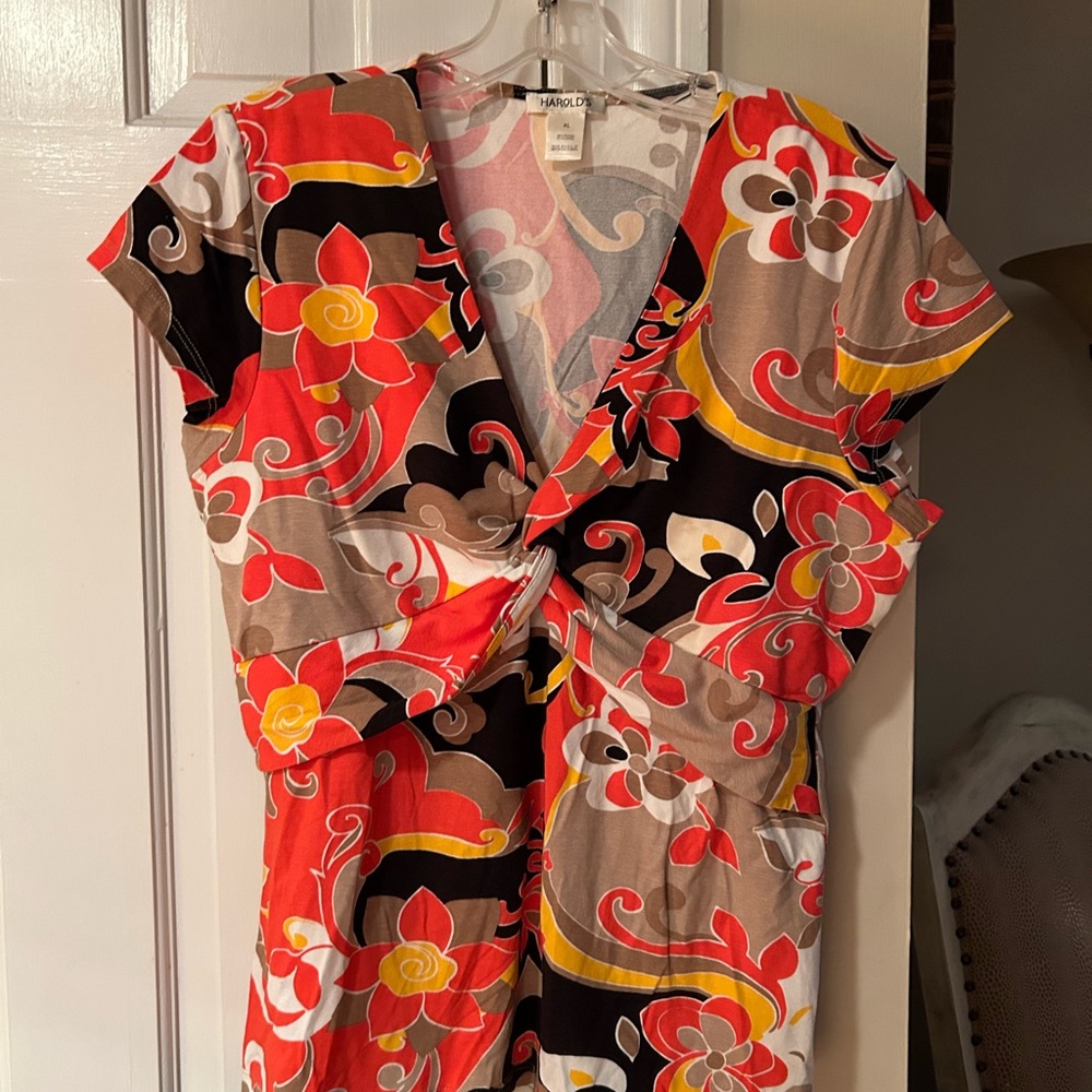 Harold’s top size XL